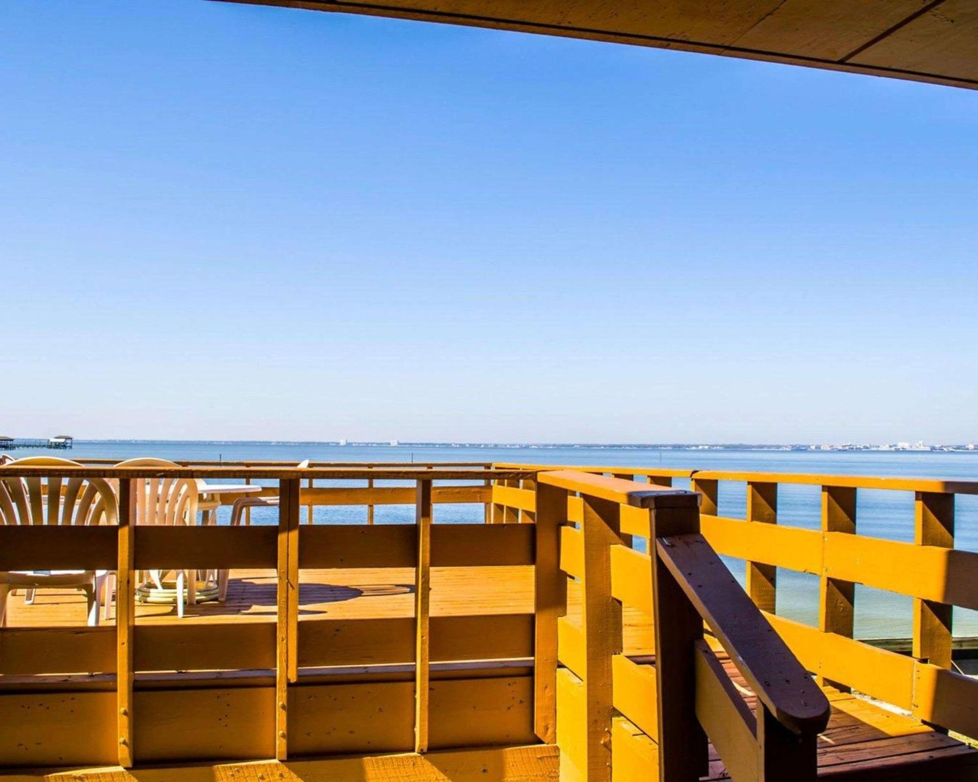 Quality Inn & Suites Gulf Breeze Bayside Near Pensacola Beach Luaran gambar