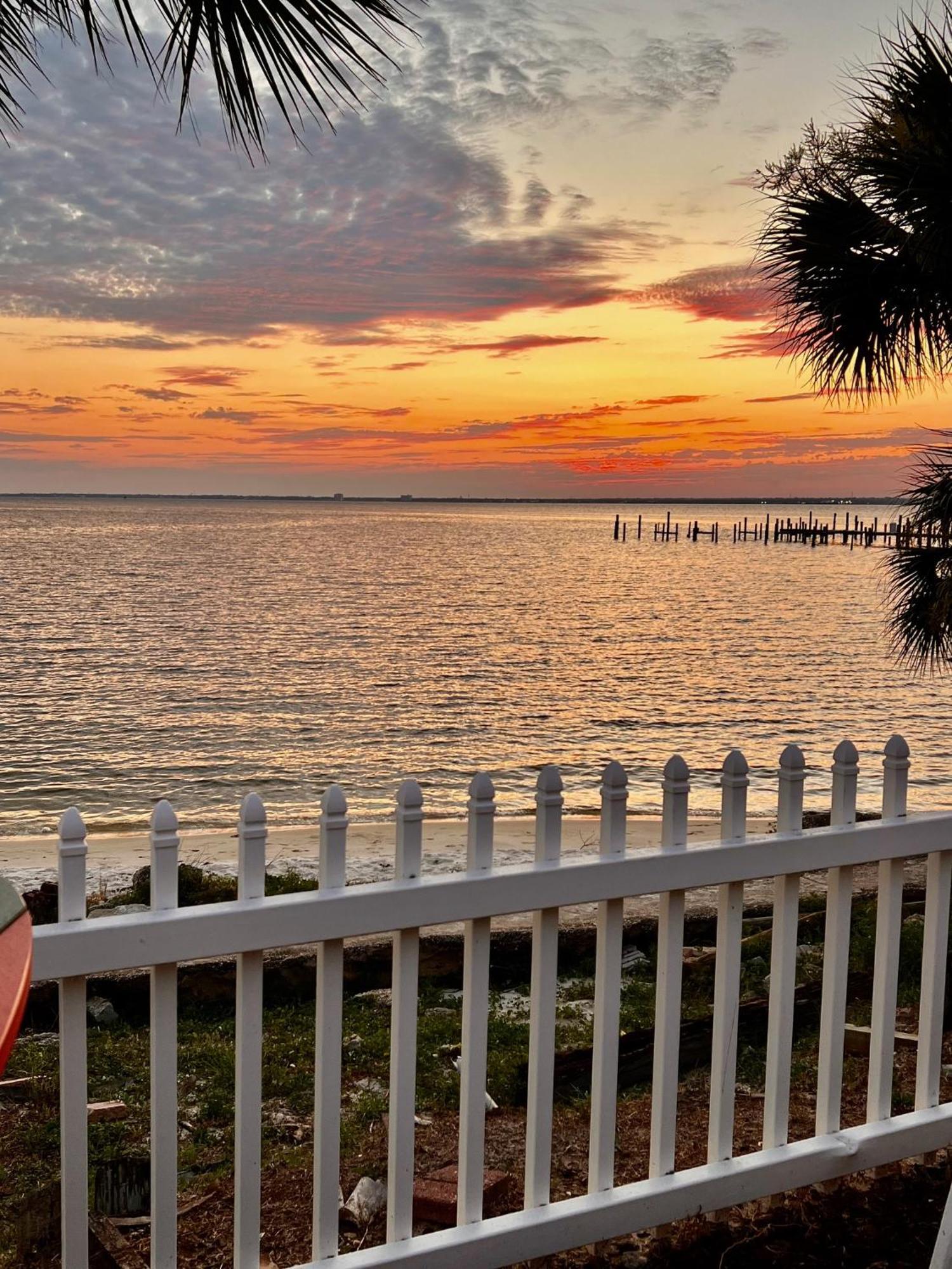 Quality Inn & Suites Gulf Breeze Bayside Near Pensacola Beach Luaran gambar