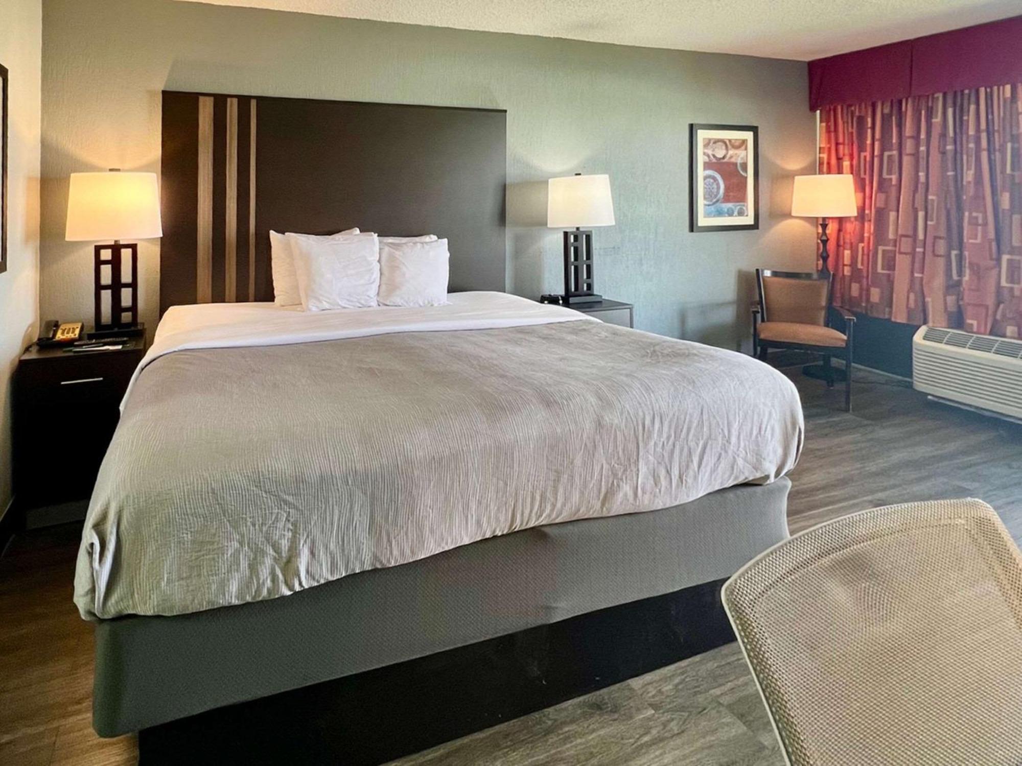 Quality Inn & Suites Gulf Breeze Bayside Near Pensacola Beach Luaran gambar